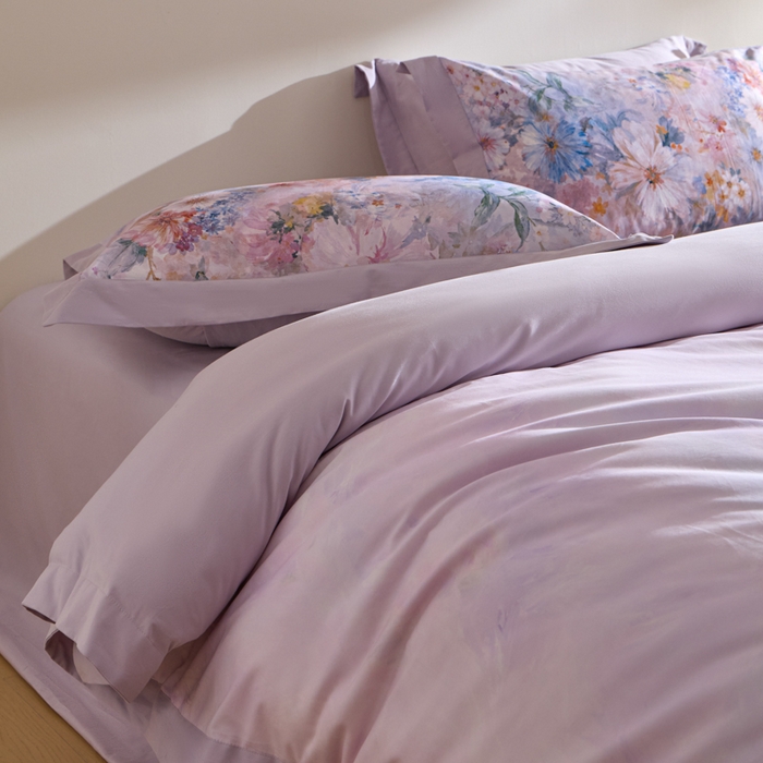 91家纺网 家纺一手货源 找家纺 禾时 2025新款全棉纯棉贡缎数码50双股长绒棉磨毛四件套（带高档礼盒） 花开半夏（紫）