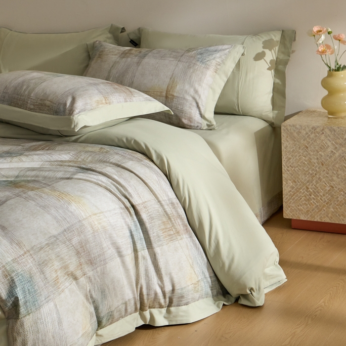 91家纺网 家纺一手货源 找家纺 禾时 2025新款全棉纯棉贡缎数码50双股长绒棉磨毛四件套（带高档礼盒） 简格