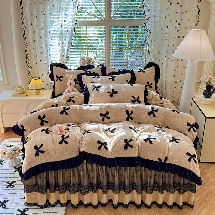 91家纺网 家纺一手货源 找家纺 唐人居 2025新款高克重阳离子绒花边雕花套件 蝴蝶结-卡其