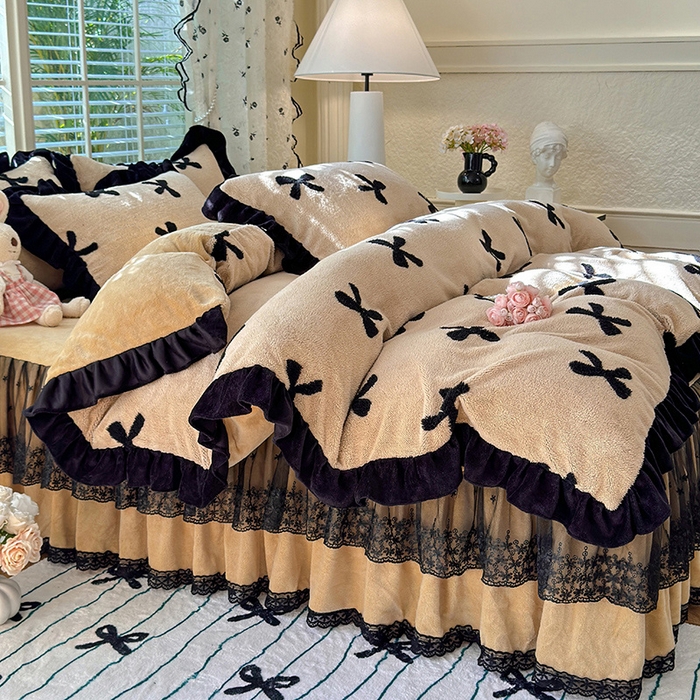 91家纺网 家纺一手货源 找家纺 唐人居 2025新款高克重阳离子绒花边雕花套件 蝴蝶结-卡其