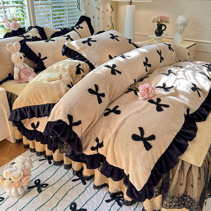 91家纺网 家纺一手货源 找家纺 唐人居 2025新款高克重阳离子绒花边雕花套件 蝴蝶结-卡其