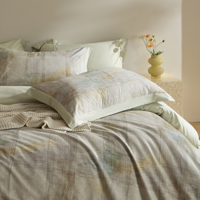 91家纺网 家纺一手货源 找家纺 禾时 2025新款全棉纯棉贡缎数码50双股长绒棉磨毛四件套（带高档礼盒） 简格