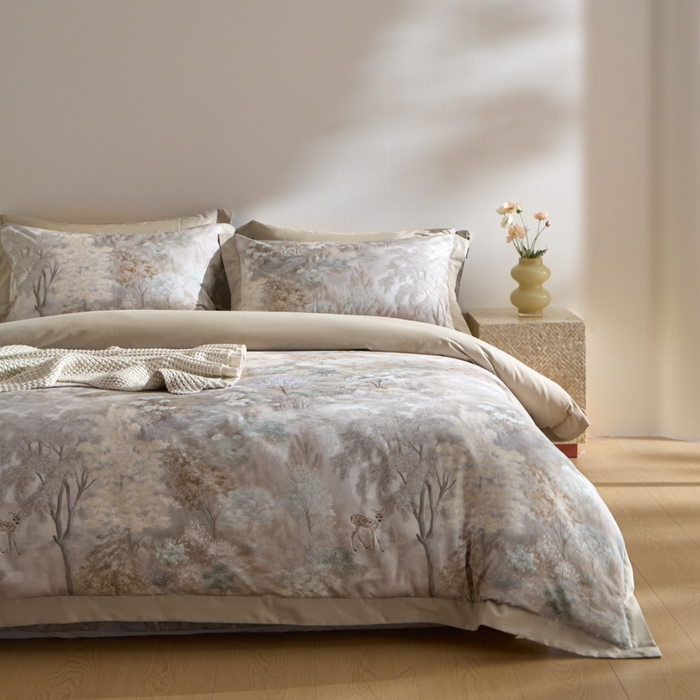 91家纺网 家纺一手货源 找家纺 禾时 2025新款全棉纯棉贡缎数码50双股长绒棉磨毛四件套（带高档礼盒） 一鹿生花（驼）