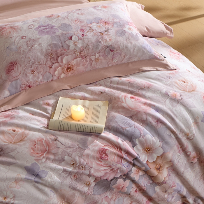 91家纺网 家纺一手货源 找家纺 禾时 2025新款全棉纯棉贡缎数码50双股长绒棉磨毛四件套（带高档礼盒） 倚春花语（粉）