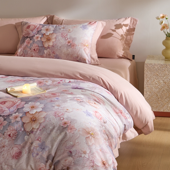 91家纺网 家纺一手货源 找家纺 禾时 2025新款全棉纯棉贡缎数码50双股长绒棉磨毛四件套（带高档礼盒） 倚春花语（粉）