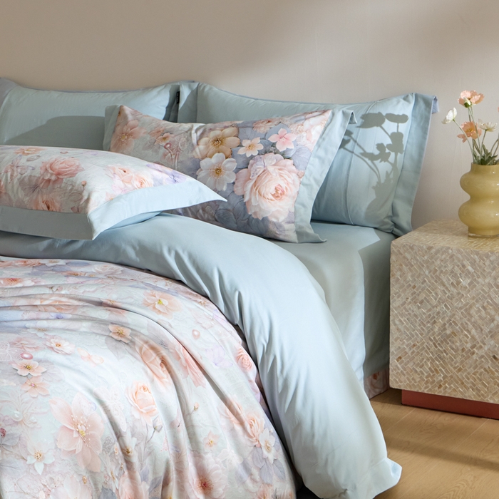 91家纺网 家纺一手货源 找家纺 禾时 2025新款全棉纯棉贡缎数码50双股长绒棉磨毛四件套（带高档礼盒） 倚春花语（兰）