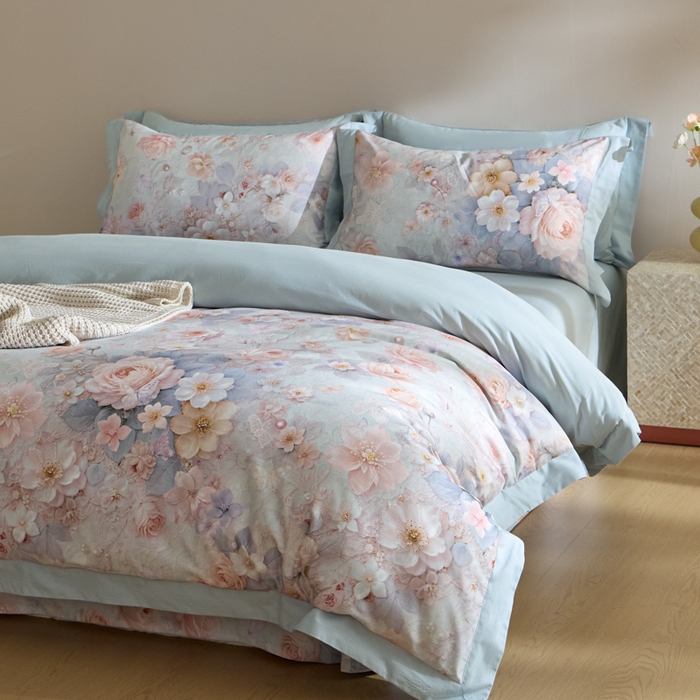 91家纺网 家纺一手货源 找家纺 禾时 2025新款全棉纯棉贡缎数码50双股长绒棉磨毛四件套（带高档礼盒） 倚春花语（兰）