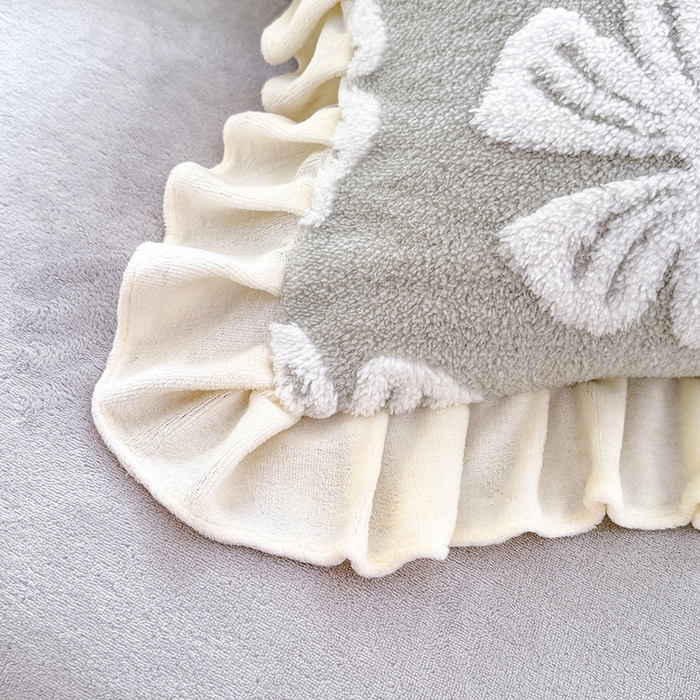 91家纺网 家纺一手货源 找家纺 唐人居 2025新款高克重阳离子绒花边雕花套件 情结-浅灰