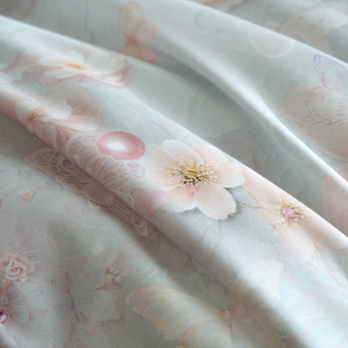 91家纺网 家纺一手货源 找家纺 禾时 2025新款全棉纯棉贡缎数码50双股长绒棉磨毛四件套（带高档礼盒） 倚春花语（兰）