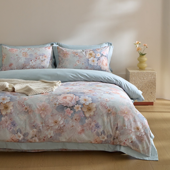 91家纺网 家纺一手货源 找家纺 禾时 2025新款全棉纯棉贡缎数码50双股长绒棉磨毛四件套（带高档礼盒） 倚春花语（兰）