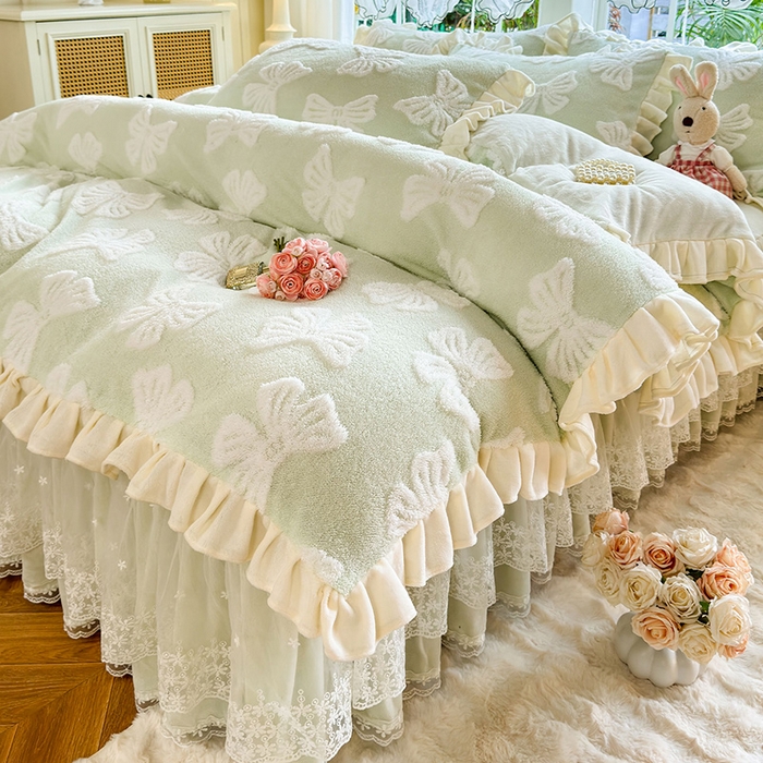 91家纺网 家纺一手货源 找家纺 唐人居 2025新款高克重阳离子绒花边雕花套件 情结-浅绿