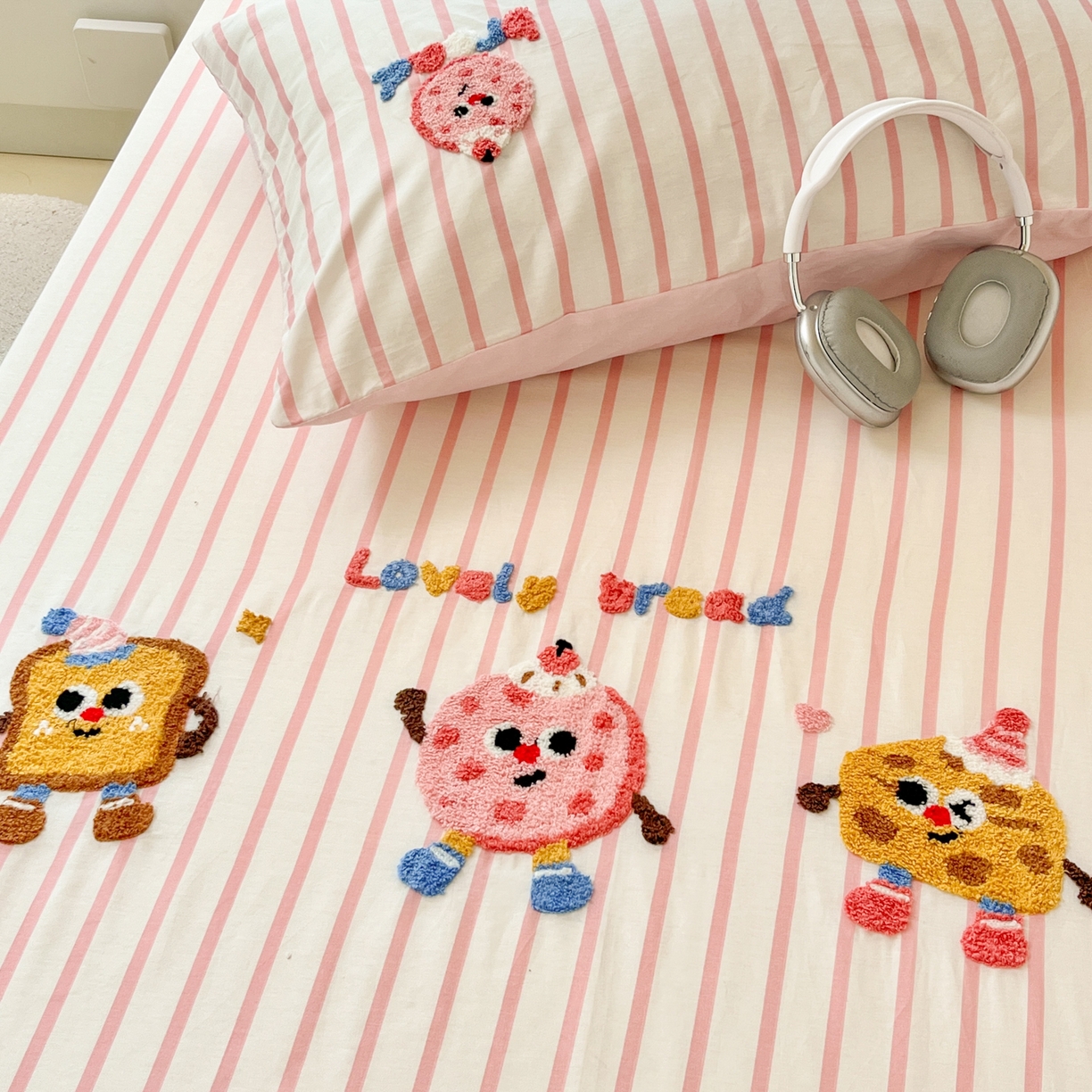 91家纺网 家纺一手货源 找家纺 慕尚家纺 2025新款全棉纯棉毛巾绣单床笠  趣味饼干