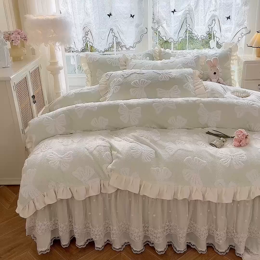 91家纺网 家纺一手货源 找家纺 唐人居 2025新款高克重阳离子绒花边雕花套件 情结-浅绿