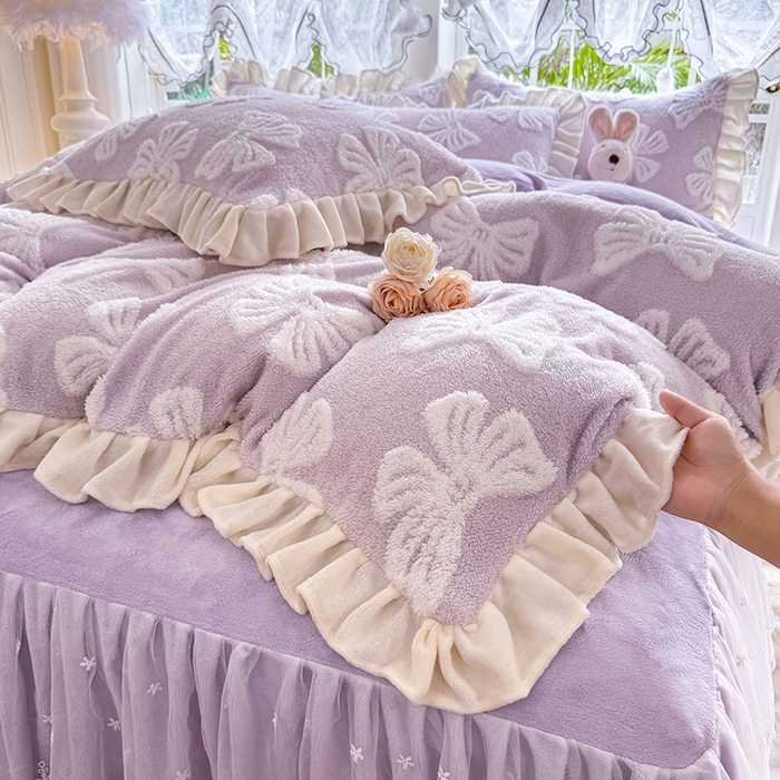 91家纺网 家纺一手货源 找家纺 唐人居 2025新款高克重阳离子绒花边雕花套件 情结-浅紫