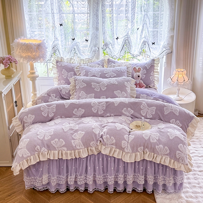 91家纺网 家纺一手货源 找家纺 唐人居 2025新款高克重阳离子绒花边雕花套件 情结-浅紫