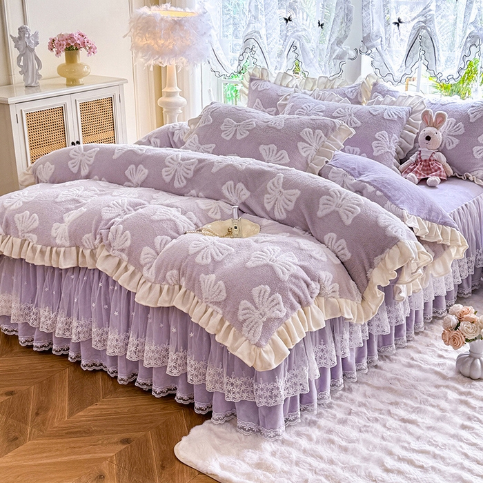 91家纺网 家纺一手货源 找家纺 唐人居 2025新款高克重阳离子绒花边雕花套件 情结-浅紫