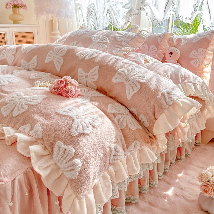 91家纺网 家纺一手货源 找家纺 唐人居 2025新款高克重阳离子绒花边雕花套件 情结-玉色