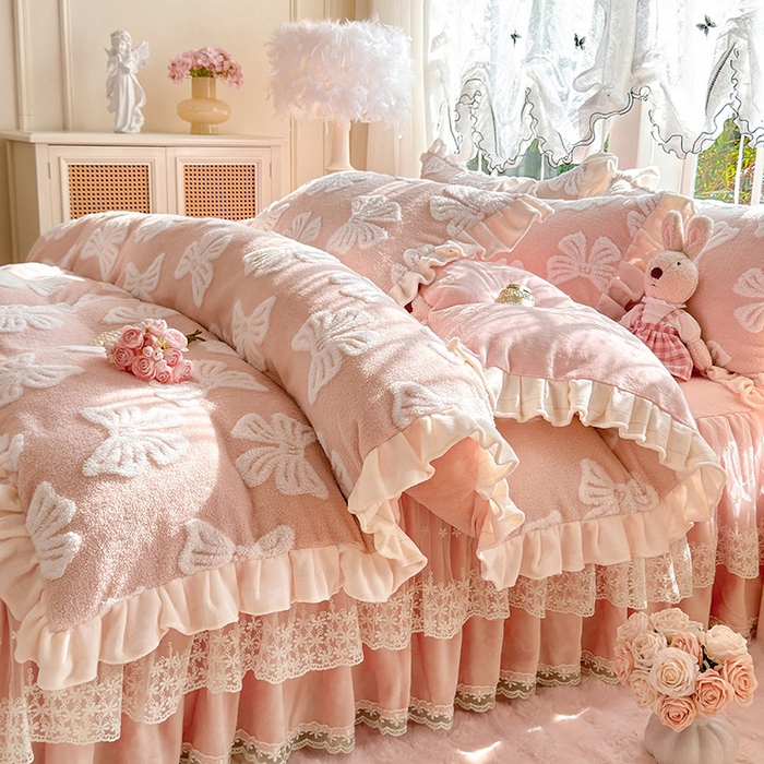 91家纺网 家纺一手货源 找家纺 唐人居 2025新款高克重阳离子绒花边雕花套件 情结-玉色