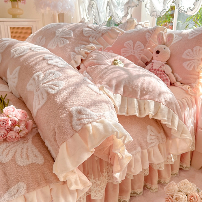 91家纺网 家纺一手货源 找家纺 唐人居 2025新款高克重阳离子绒花边雕花套件 情结-玉色