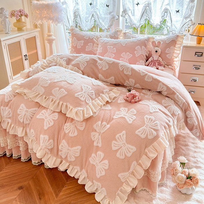 91家纺网 家纺一手货源 找家纺 唐人居 2025新款高克重阳离子绒花边雕花套件 情结-玉色