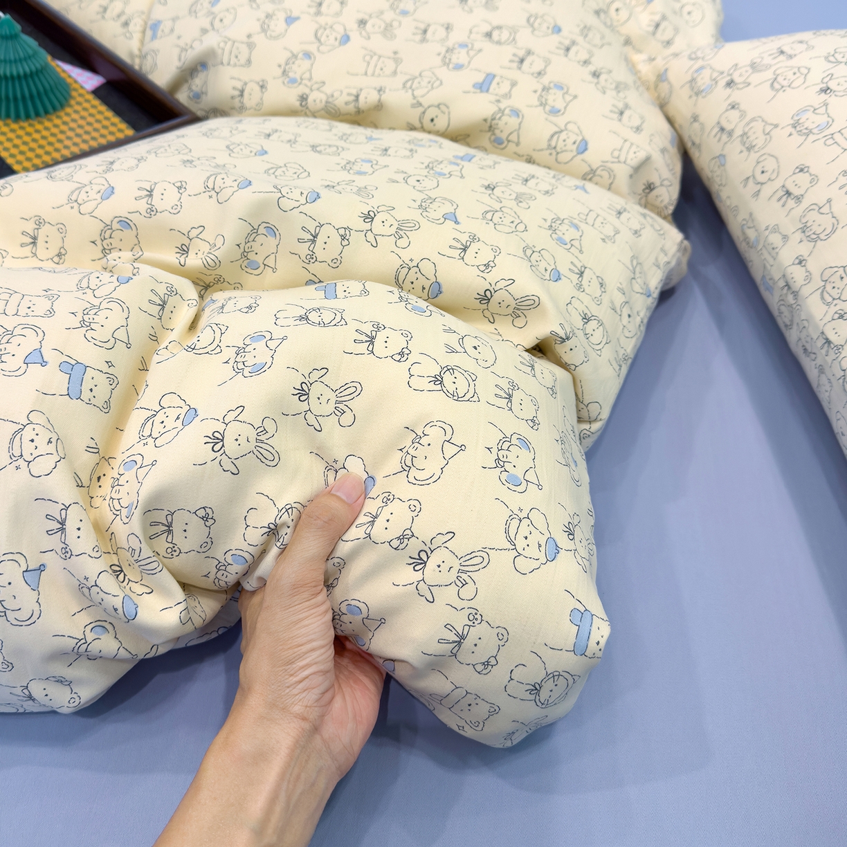 91家纺网 家纺一手货源 找家纺 竹合家纺 2025秋冬新品爆款有氧人字纹提花小清新加厚四件套 宠物乐园