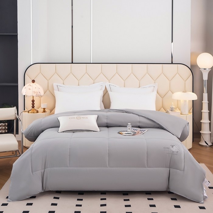 91家纺网 家纺一手货源 找家纺  爱宝被业2025新款100%澳洲羊毛被A类亲肤棉羊毛被 轻银灰