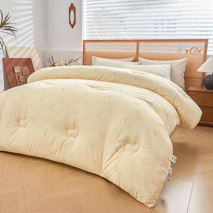 91家纺网 家纺一手货源 找家纺 阳光被业 2025新款澳洲羊毛冬被春秋被加厚冬被子学生被50%羊毛被芯包质检 印花--米黄