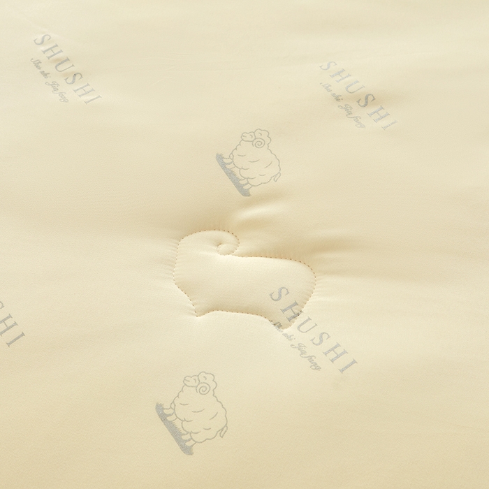 91家纺网 家纺一手货源 找家纺 阳光被业 2025新款澳洲羊毛冬被春秋被加厚冬被子学生被50%羊毛被芯包质检 印花--米黄