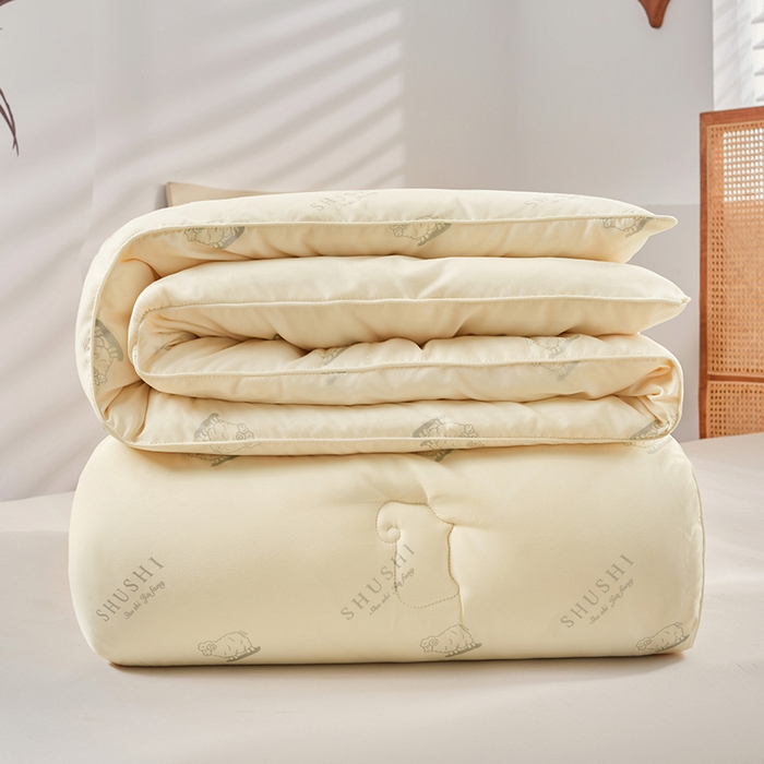 91家纺网 家纺一手货源 找家纺 阳光被业 2025新款澳洲羊毛冬被春秋被加厚冬被子学生被50%羊毛被芯包质检 印花--米黄