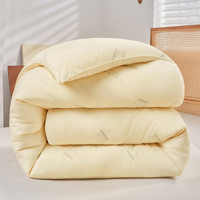 91家纺网 家纺一手货源 找家纺 阳光被业 2025新款澳洲羊毛冬被春秋被加厚冬被子学生被50%羊毛被芯包质检 印花--米黄