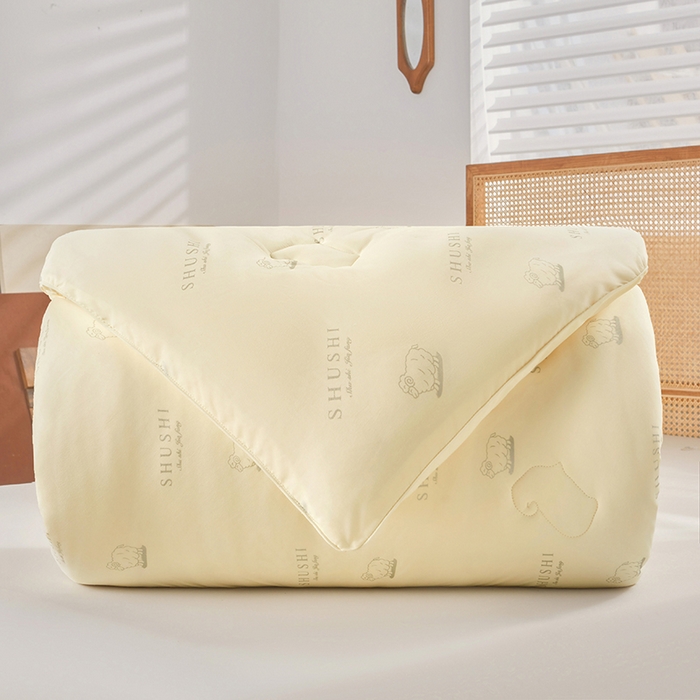 91家纺网 家纺一手货源 找家纺 阳光被业 2025新款澳洲羊毛冬被春秋被加厚冬被子学生被50%羊毛被芯包质检 印花--米黄