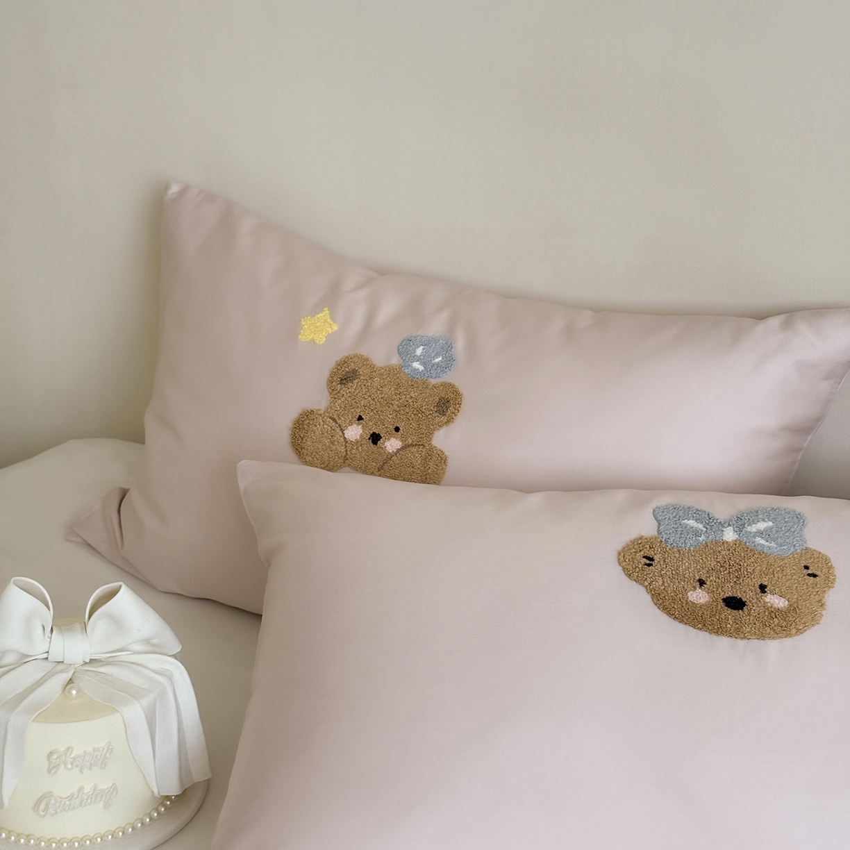 91家纺网 家纺一手货源 找家纺 鹿班家居 2025新款100S长绒棉毛巾绣单品枕套系列-白小兔&泡芙熊（标准会员-2元） 组合图