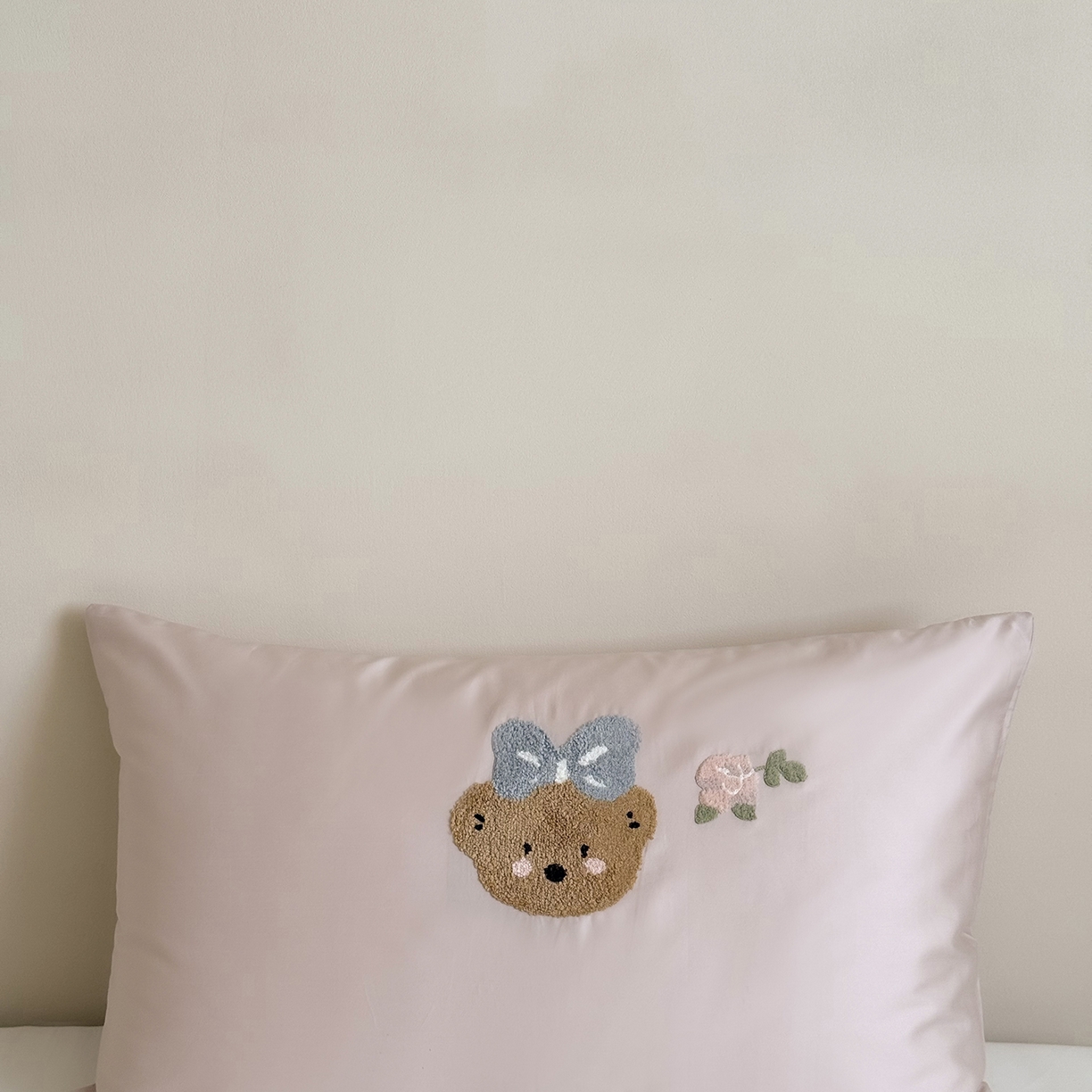 鹿班家居 2025新款100S长绒棉毛巾绣单品枕套系列-白小兔&泡芙熊（标准会员-2元） 泡芙熊-粉色（B）