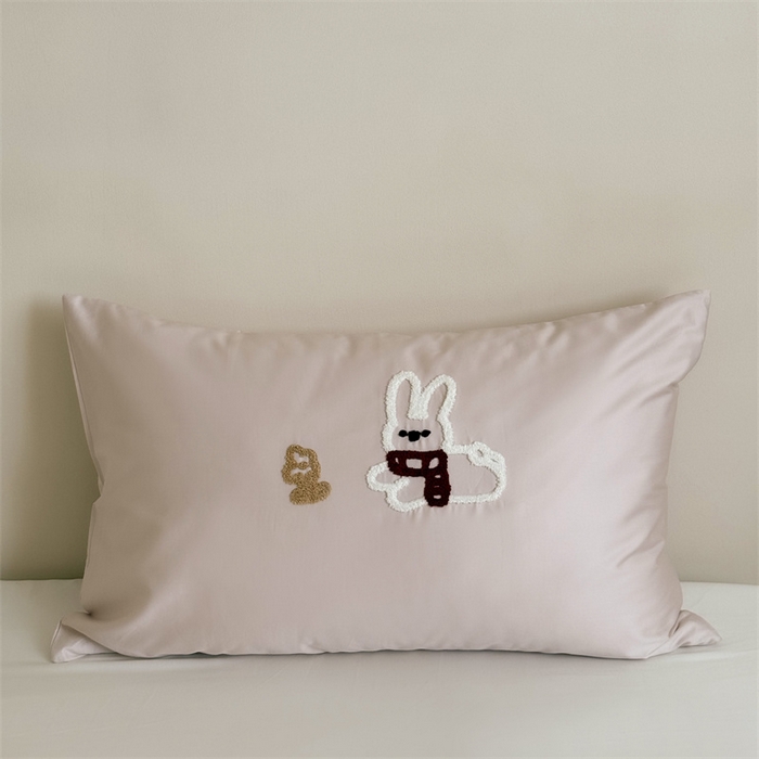 91家纺网 家纺一手货源 找家纺 （总）鹿班家居 2025新款100S长绒棉毛巾绣单品枕套系列-白小兔&泡芙熊（标准会员-2元）