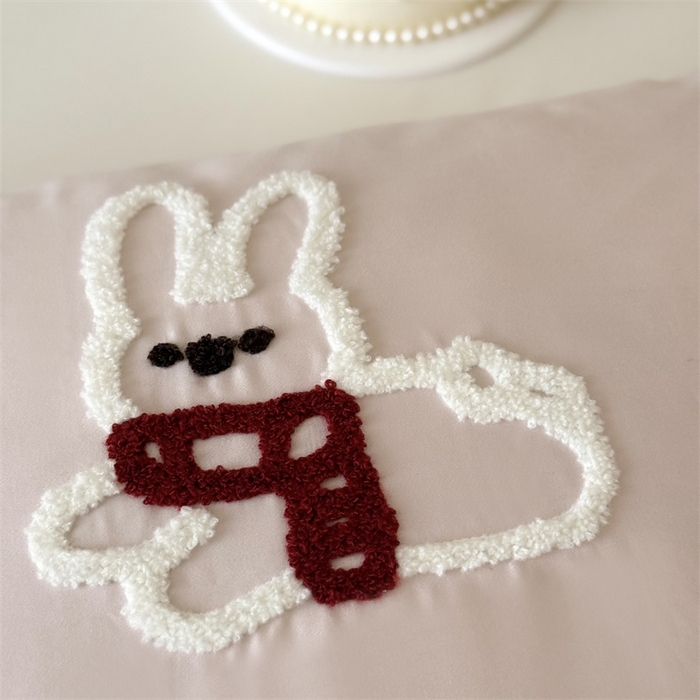 91家纺网 家纺一手货源 找家纺 （总）鹿班家居 2025新款100S长绒棉毛巾绣单品枕套系列-白小兔&泡芙熊（标准会员-2元）