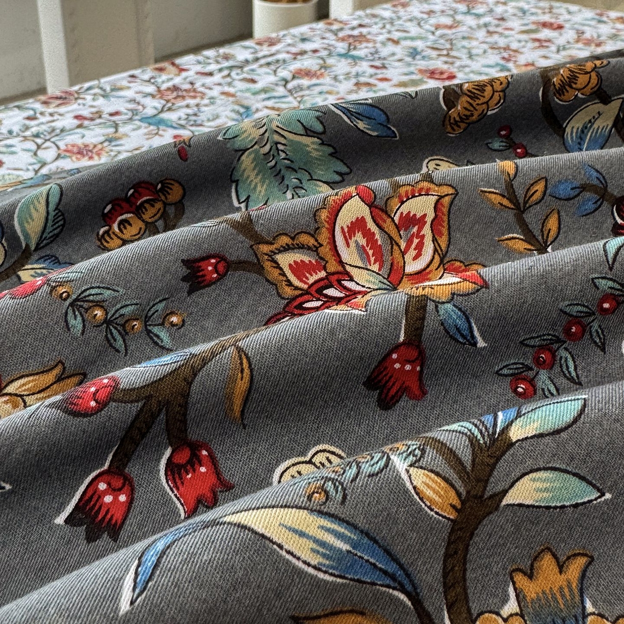 91家纺网 家纺一手货源 找家纺 缦纱2025新款全棉小清新喷气13372印花40支纯棉四件套 花娇百媚-灰