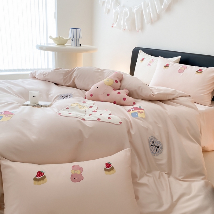 91家纺网 家纺一手货源 找家纺 （总）佳汐蓝家纺 2025新款A类100支贡缎长绒棉纯棉四件套-小兔莓莓