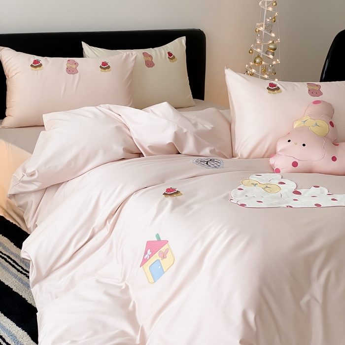 91家纺网 家纺一手货源 找家纺 佳汐蓝家纺 2025新款A类100支贡缎长绒棉纯棉四件套-小兔莓莓 小兔莓莓·粉