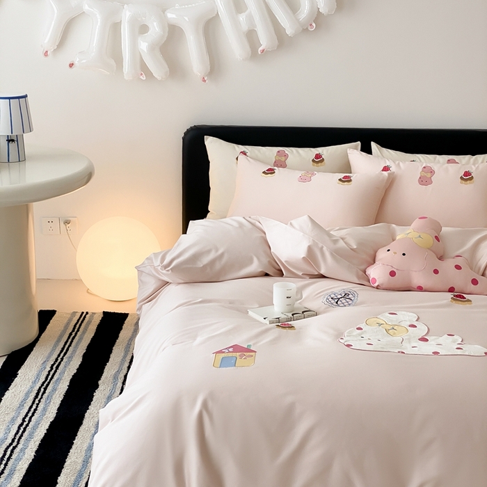 91家纺网 家纺一手货源 找家纺 佳汐蓝家纺 2025新款A类100支贡缎长绒棉纯棉四件套-小兔莓莓 小兔莓莓·粉