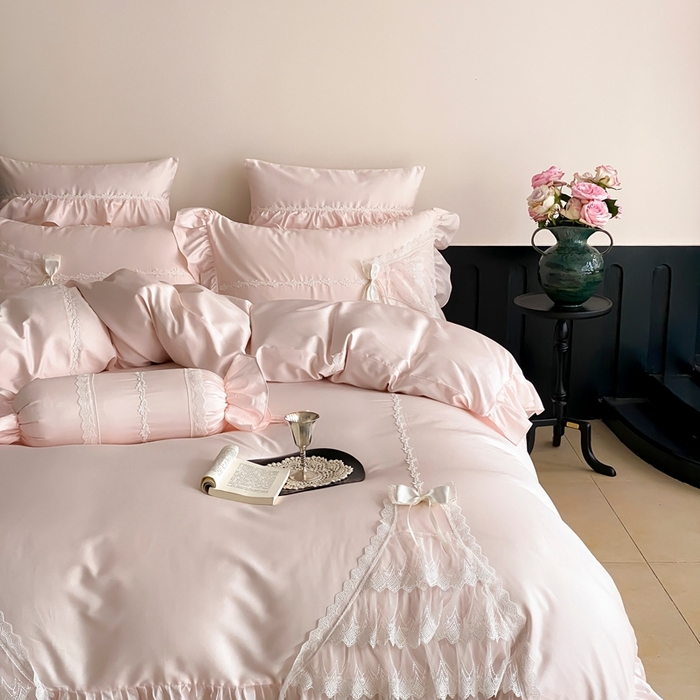 91家纺网 家纺一手货源 找家纺 （总）曼布缇 2025新款长绒棉工艺款绣花四件套-卡洛琳系列（会员减20，券后388起）