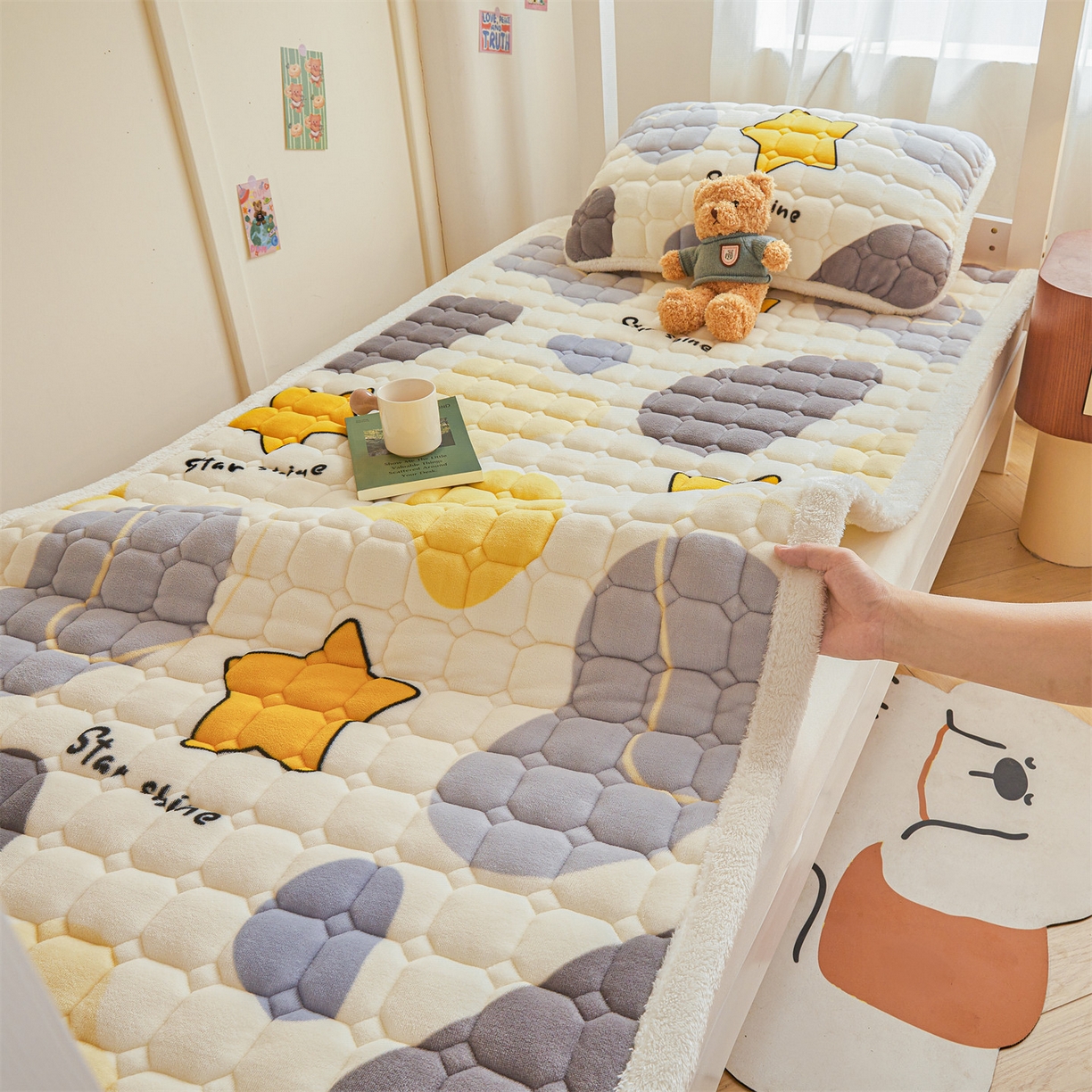 91家纺网 家纺一手货源 找家纺 （总）雯豆家纺 2025新款牛奶绒床垫床护垫学生床褥子宿舍印花床褥铺底