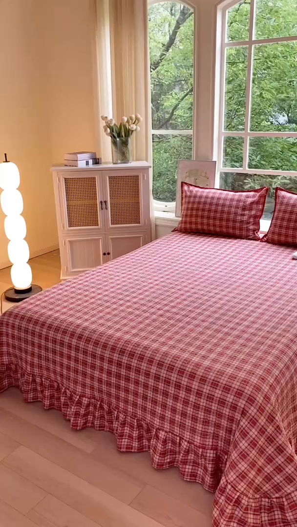 91家纺网 家纺一手货源 找家纺 尚美 2025新款三角针工艺款云感双层纱被套四件套-床盖款 小红格