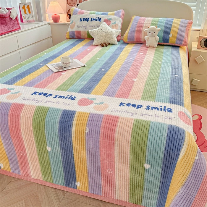 91家纺网 家纺一手货源 找家纺 （总）梵朴 2025新款印花牛奶绒珊瑚绒夹棉直角包边款床盖榻榻米炕盖