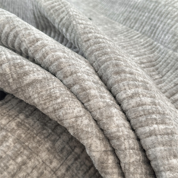 91家纺网 家纺一手货源 找家纺 梵朴 2025新款印花牛奶绒珊瑚绒夹棉直角包边款床盖榻榻米炕盖 波点灰