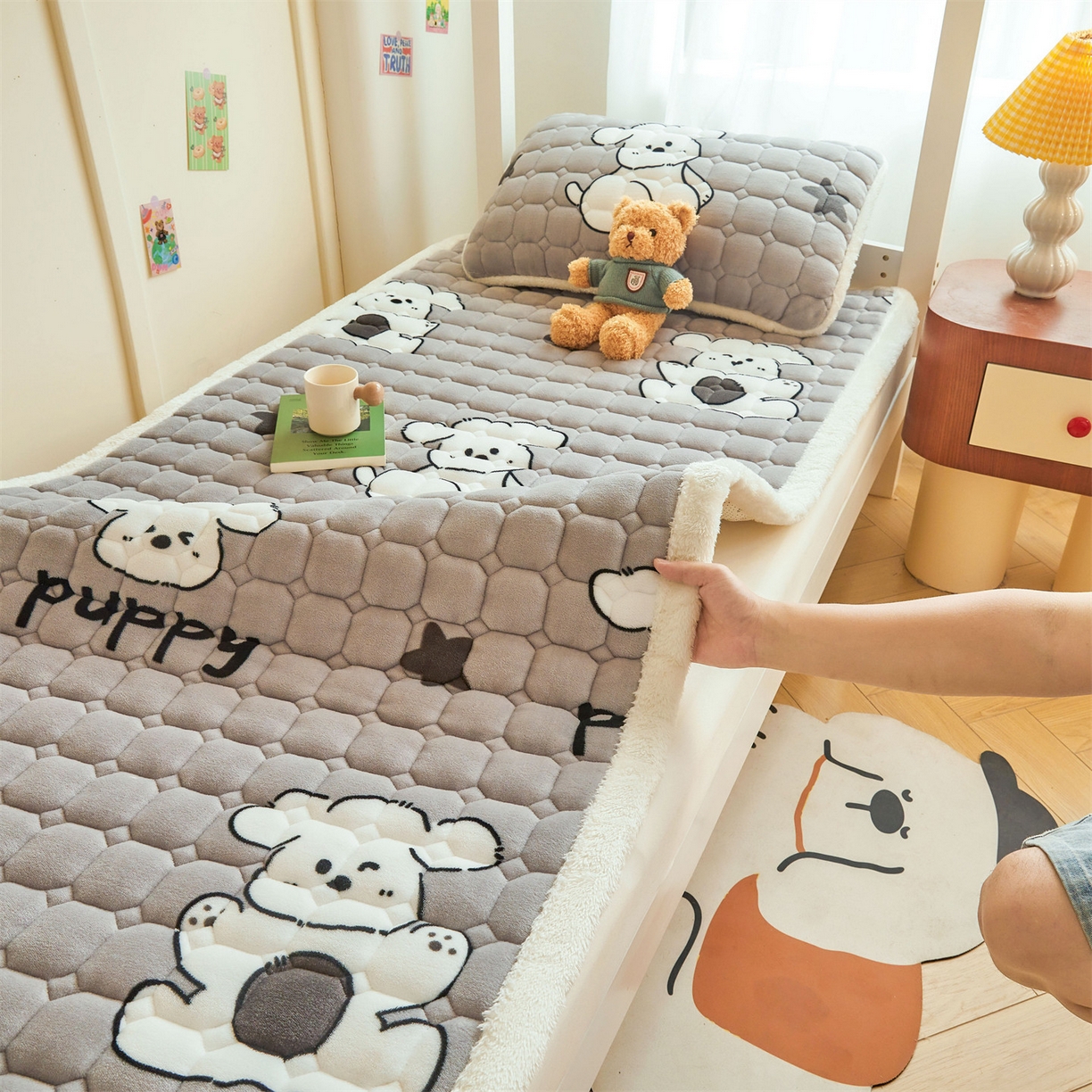 91家纺网 家纺一手货源 找家纺 （总）雯豆家纺 2025新款牛奶绒床垫床护垫学生床褥子宿舍印花床褥铺底