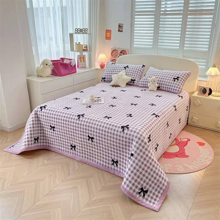 91家纺网 家纺一手货源 找家纺 梵朴 2025新款印花牛奶绒珊瑚绒夹棉直角包边款床盖榻榻米炕盖 蝴蝶结紫