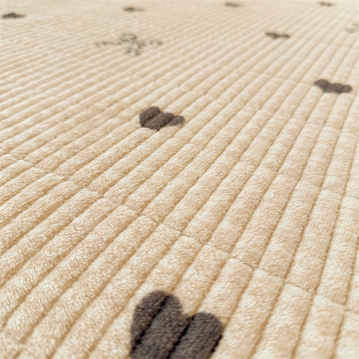 91家纺网 家纺一手货源 找家纺 梵朴 2025新款印花牛奶绒珊瑚绒夹棉直角包边款床盖榻榻米炕盖 蝶之心-咖