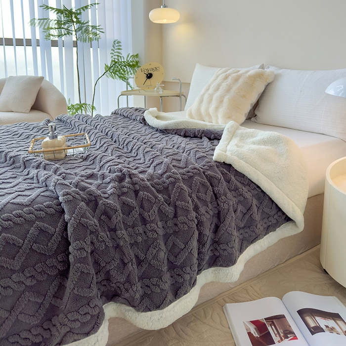 91家纺网 家纺一手货源 找家纺 柏薇 2024新款塔芙绒羊羔绒双层毛毯系列 深空灰