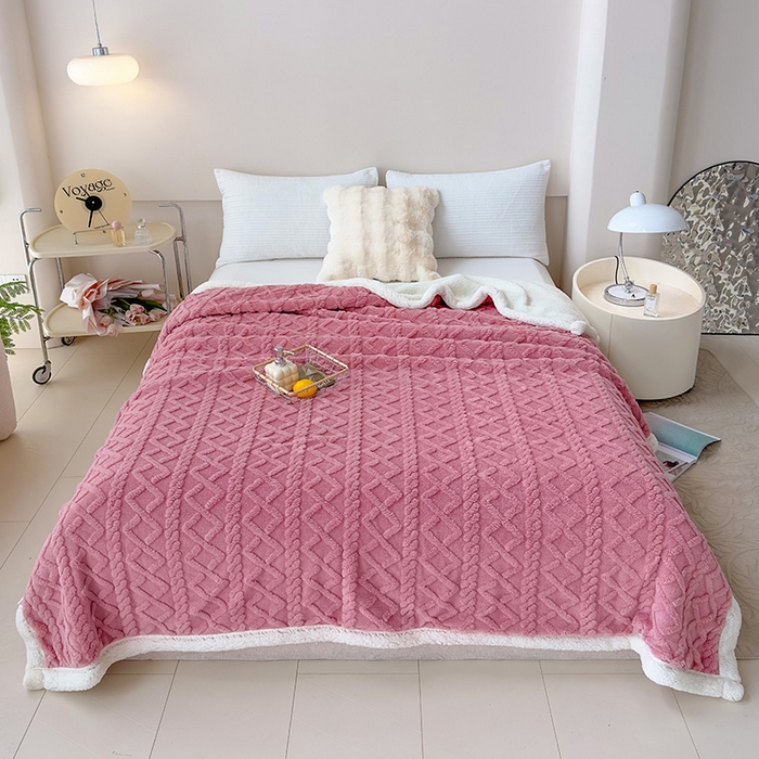 柏薇 2024新款塔芙绒羊羔绒双层毛毯系列 豆沙粉