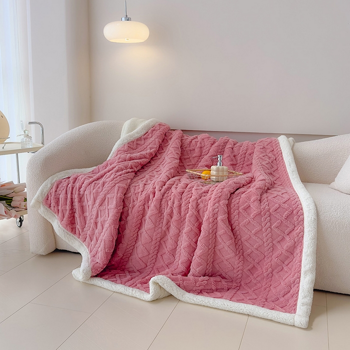 91家纺网 家纺一手货源 找家纺 柏薇 2024新款塔芙绒羊羔绒双层毛毯系列 豆沙粉